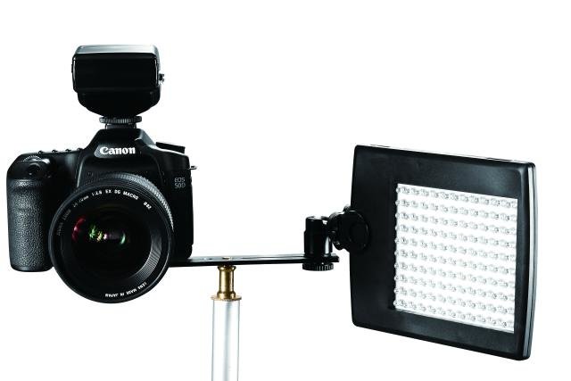 Een centrale tool die een belangrijke rol speelt Manuscript schaamte Falcon Eyes LED Lamp met Flitser DV-120FV op Batterij - Camera4u.nl