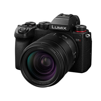 Panasonic Lumix DC-S5D + 28-200mm